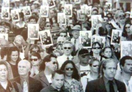 Mourners at Charles Perkins funeral 